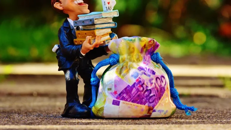 Capital Gains Tax When Selling a Budapest Apartment in 2026