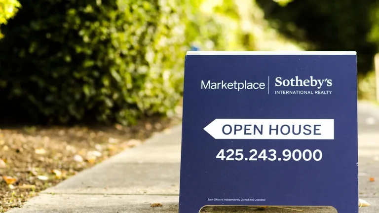 Real Estate Agent Commissions in Budapest: What Sellers Actually Pay in 2026