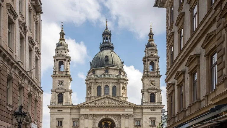 Can Foreigners Buy Property in Budapest? Rules for EU and Non-EU Buyers