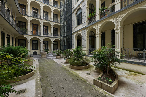 Thimg Utca1 1600x700 – Buy Budapest Apartments