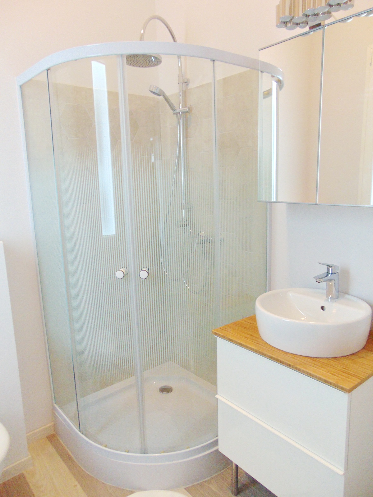 Thimg Bathroom 1 1600x700 – Buy Budapest Apartments