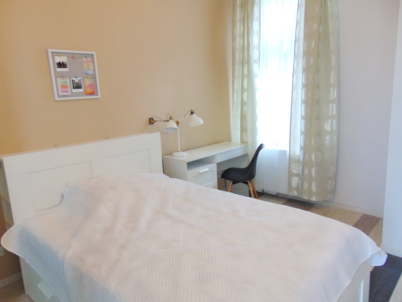 Thimg Bedroom 1 1600x700 – Buy Budapest Apartments