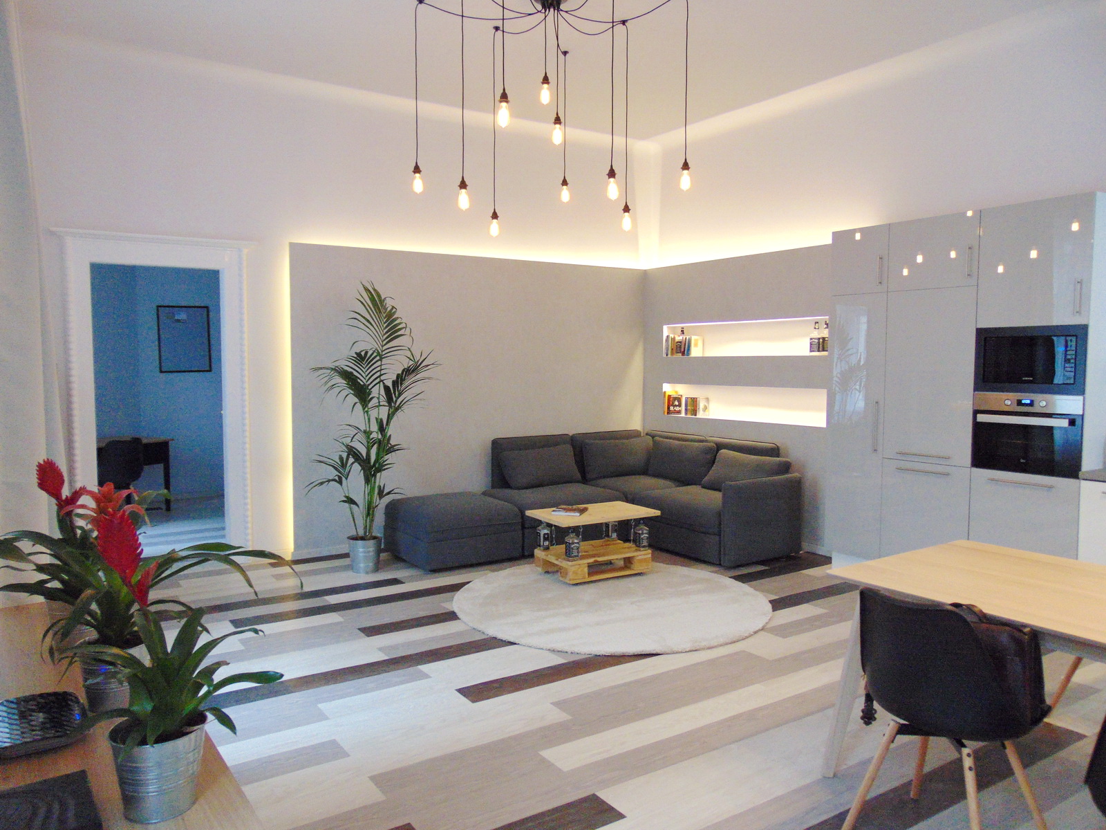 Thimg Livingroom 1600x700 – Buy Budapest Apartments