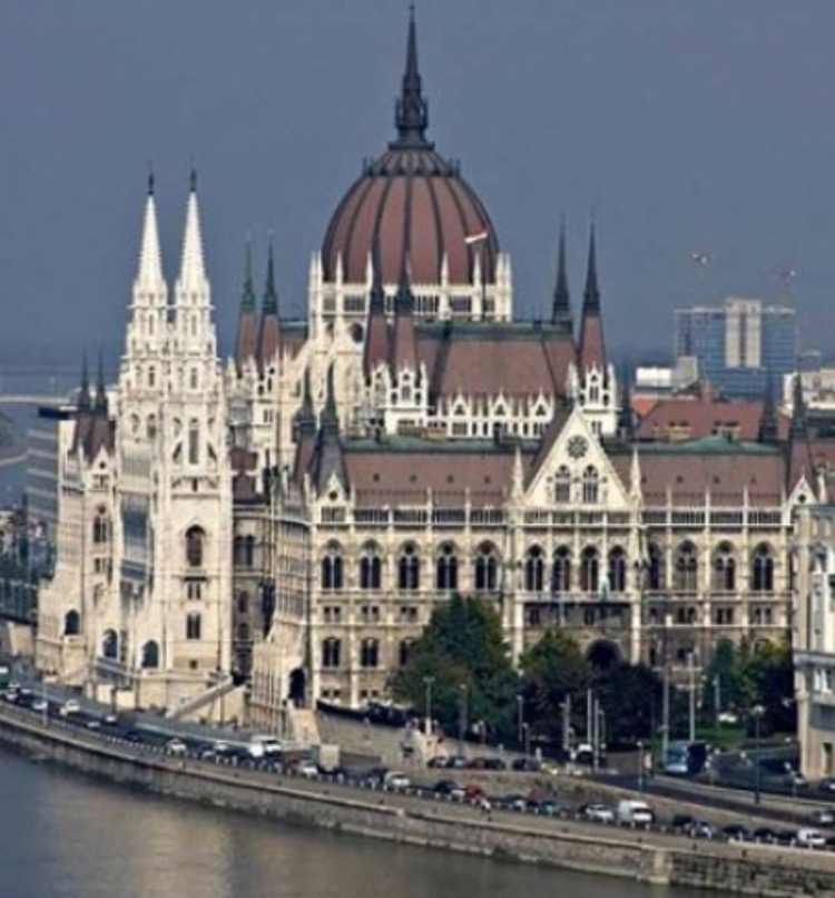 Thimg Fullsizerender 2 1600x700 – Buy Budapest Apartments