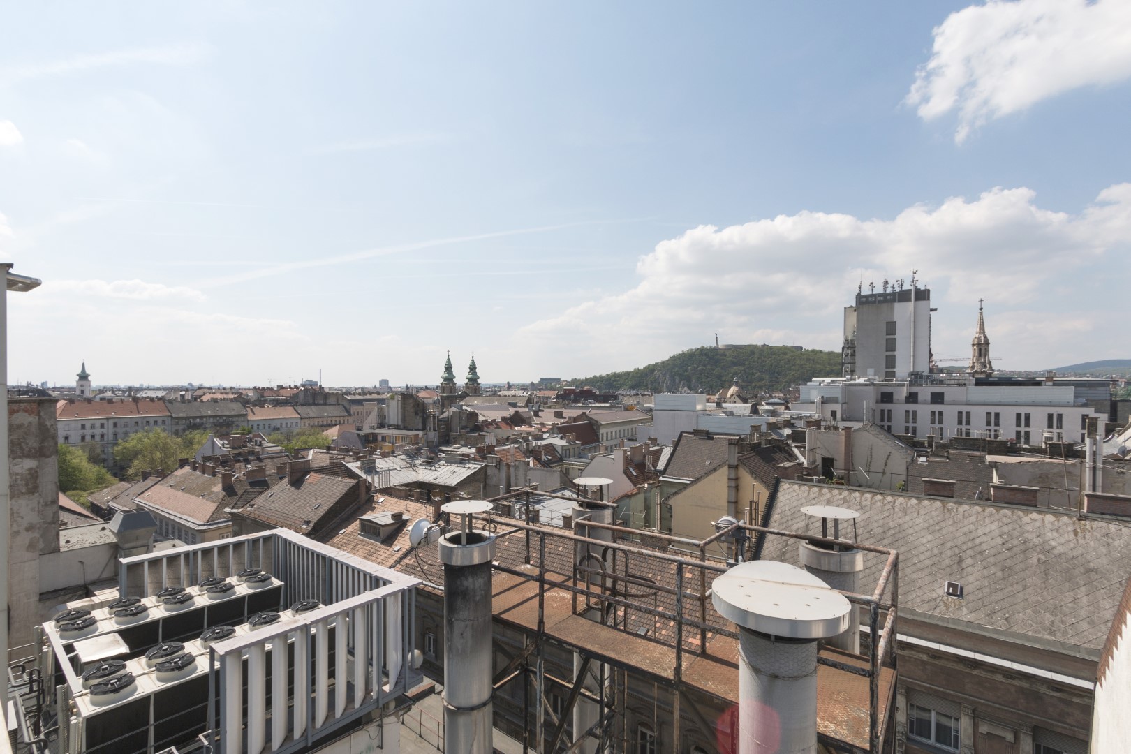 Thimg Kep39 Nagy 1600x700 – Buy Budapest Apartments