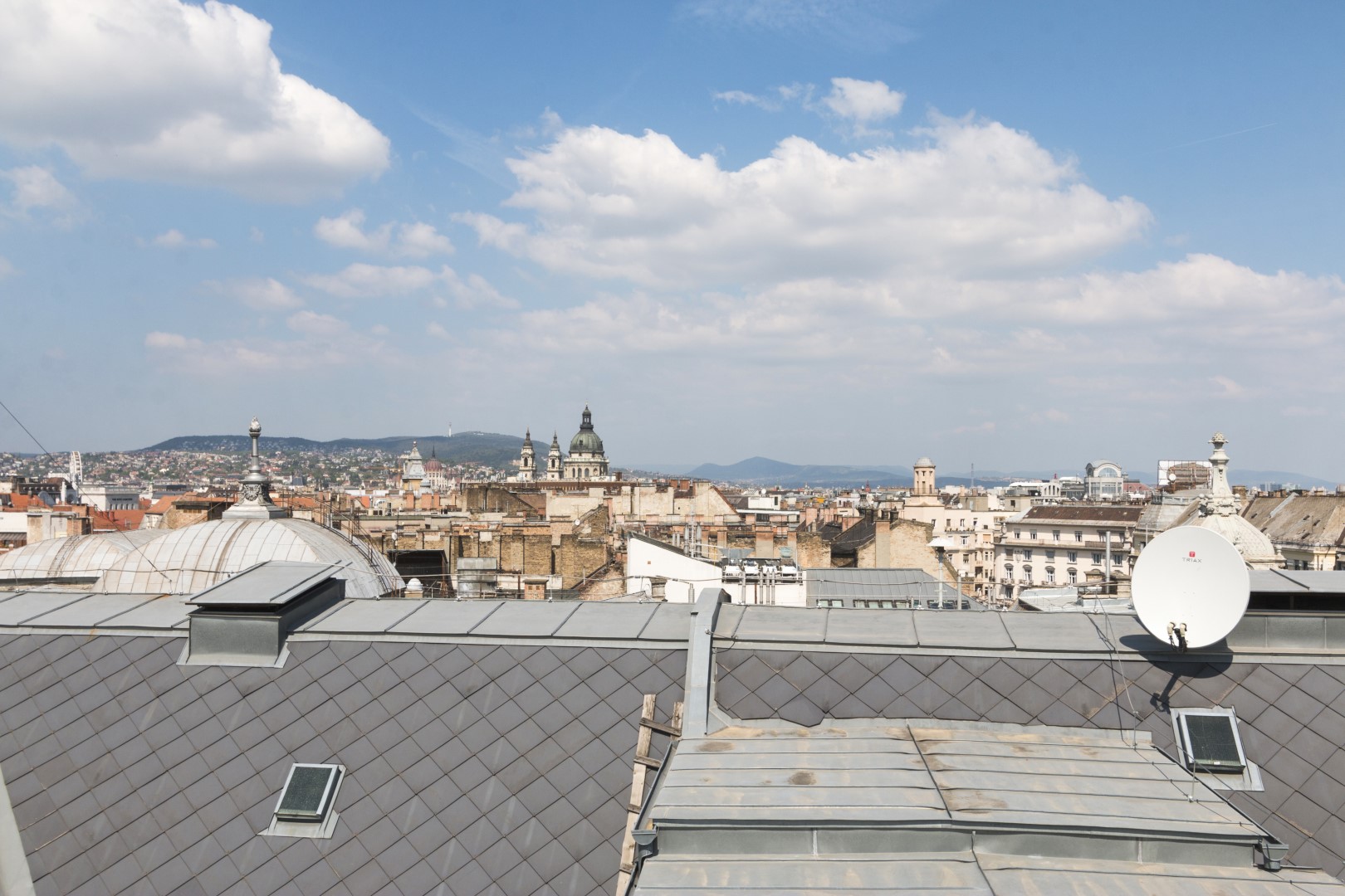 Thimg Kep40 Nagy 1600x700 – Buy Budapest Apartments