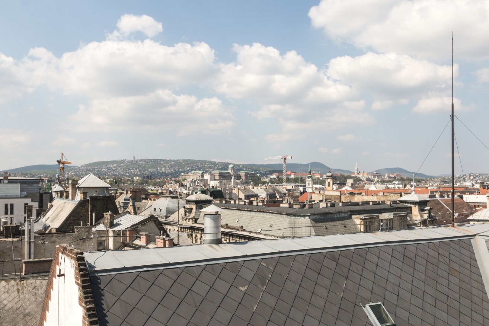 Thimg Kep41 Nagy 1600x700 – Buy Budapest Apartments