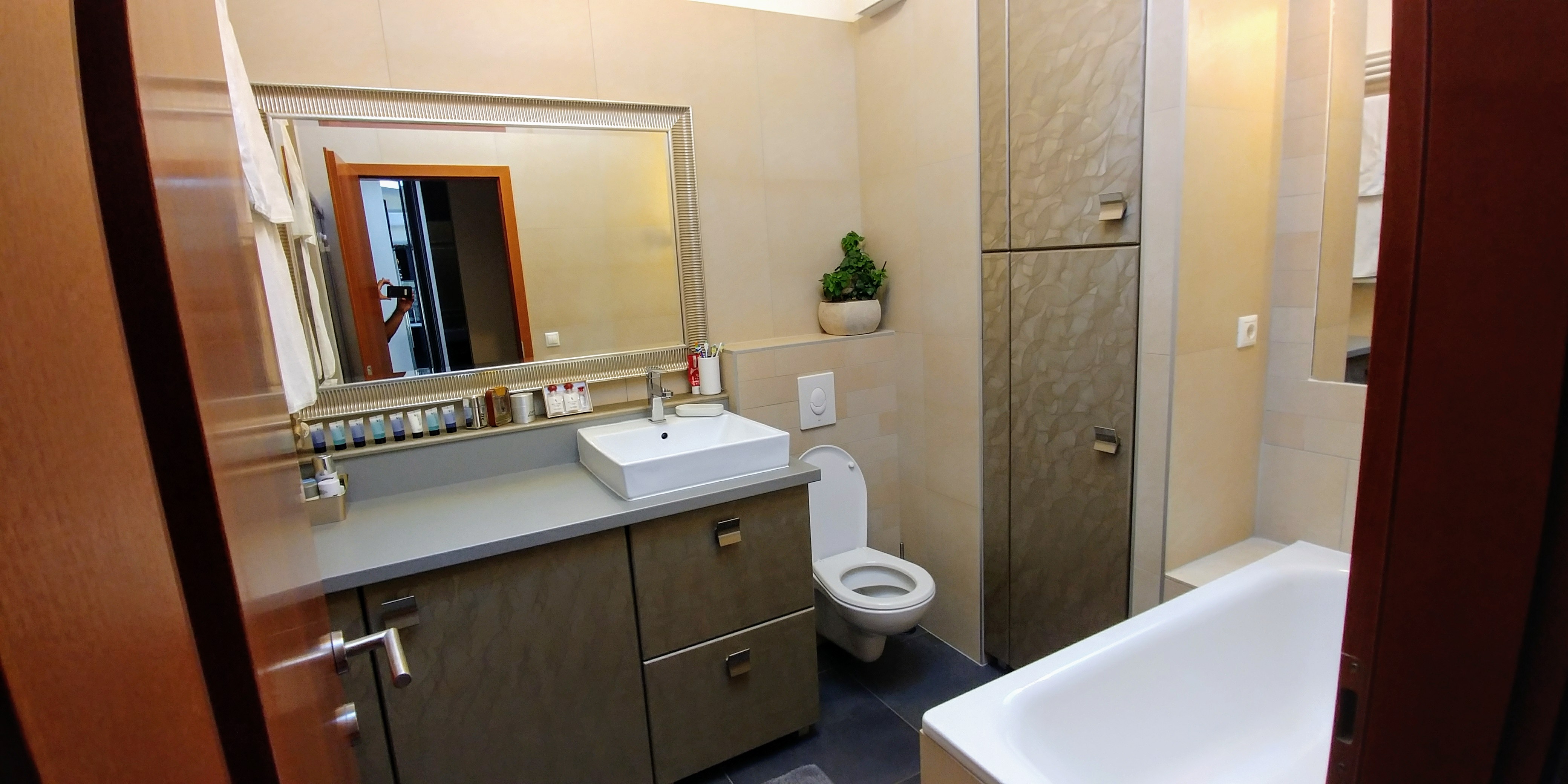 Thimg 18 1 1600x700 – Buy Budapest Apartments
