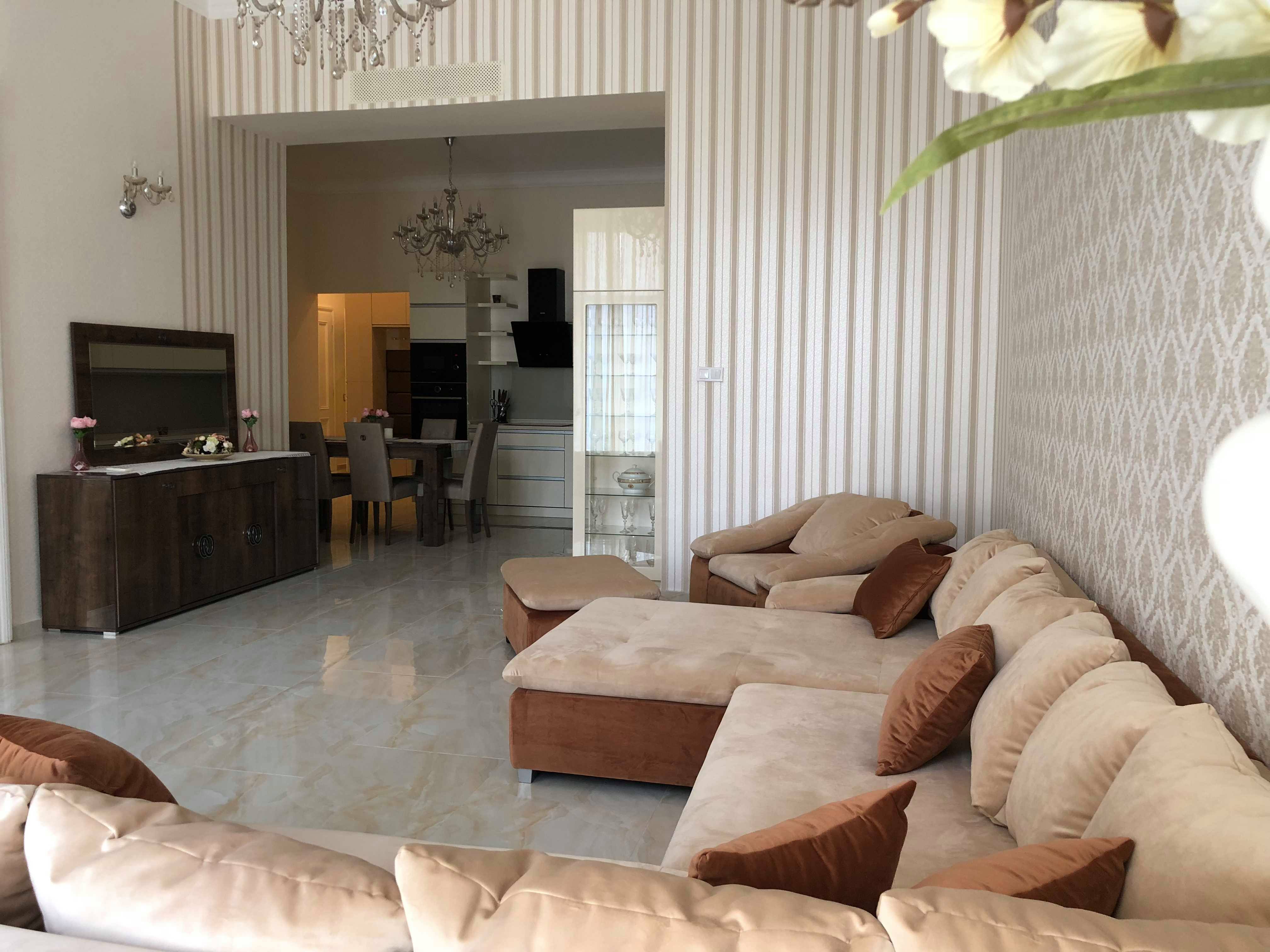 Thimg 41435213 691422071256813 7422029668779294720 N 1600x700 – Buy Budapest Apartments
