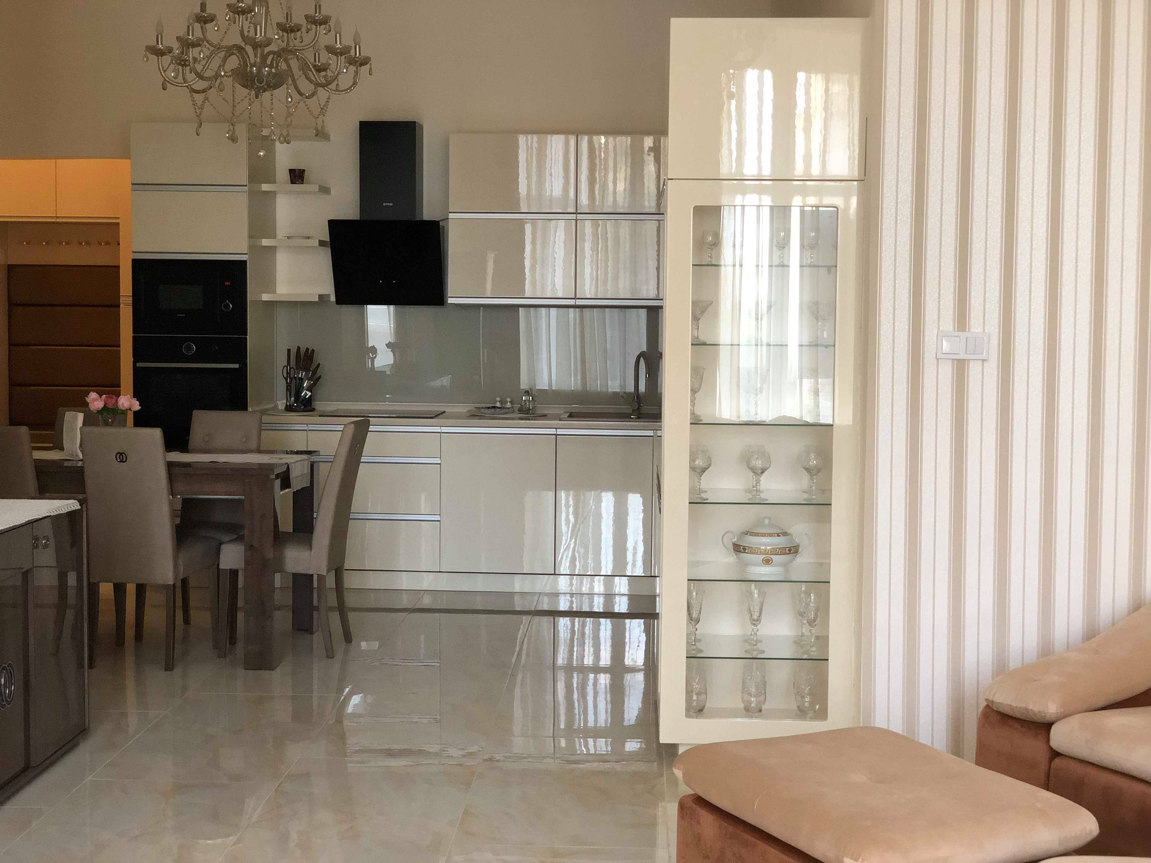 Thimg 41482291 249892175726079 6357717454067597312 N 1600x700 – Buy Budapest Apartments