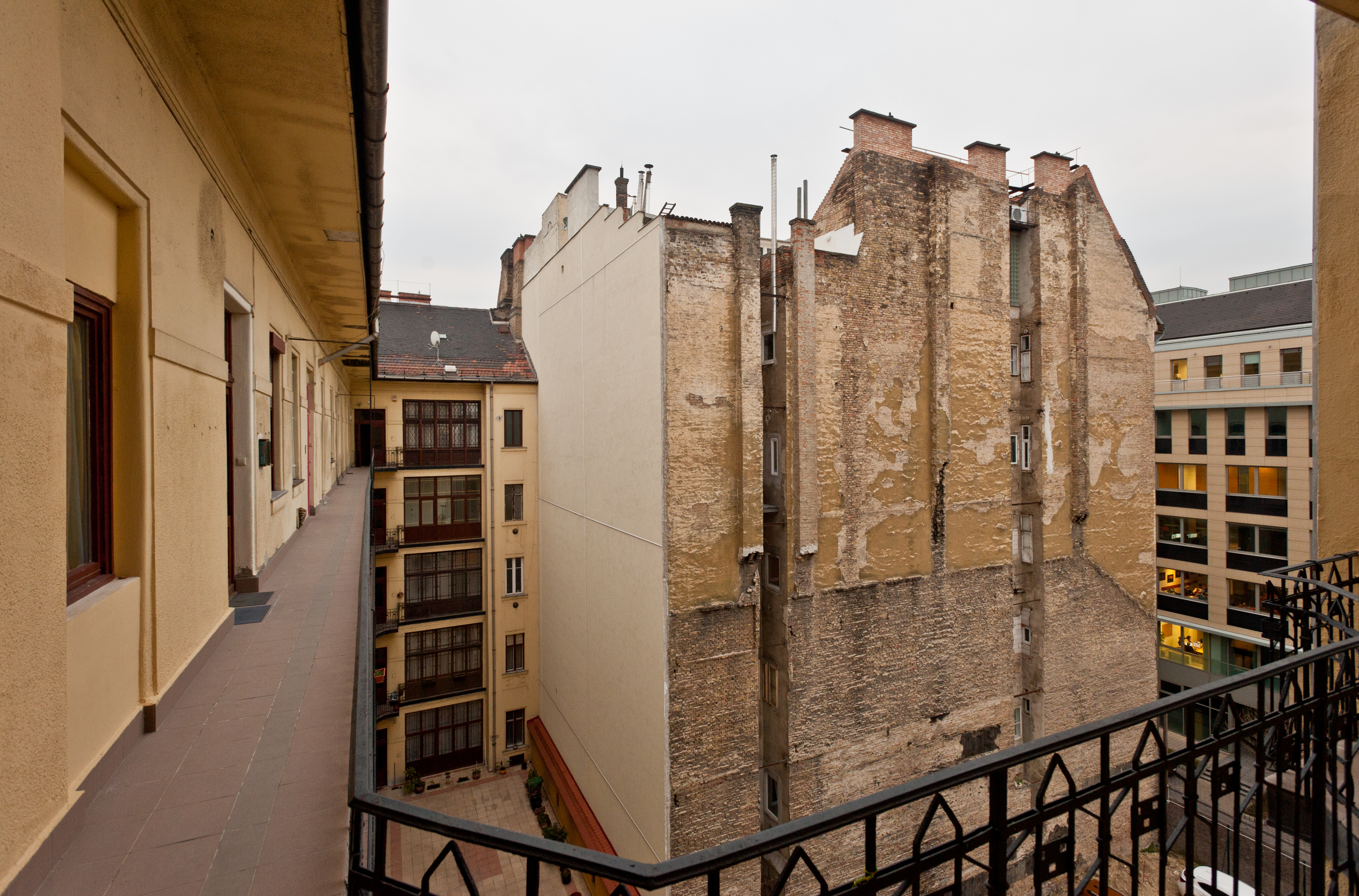 Thimg Dsc 1195 1600x700 – Buy Budapest Apartments