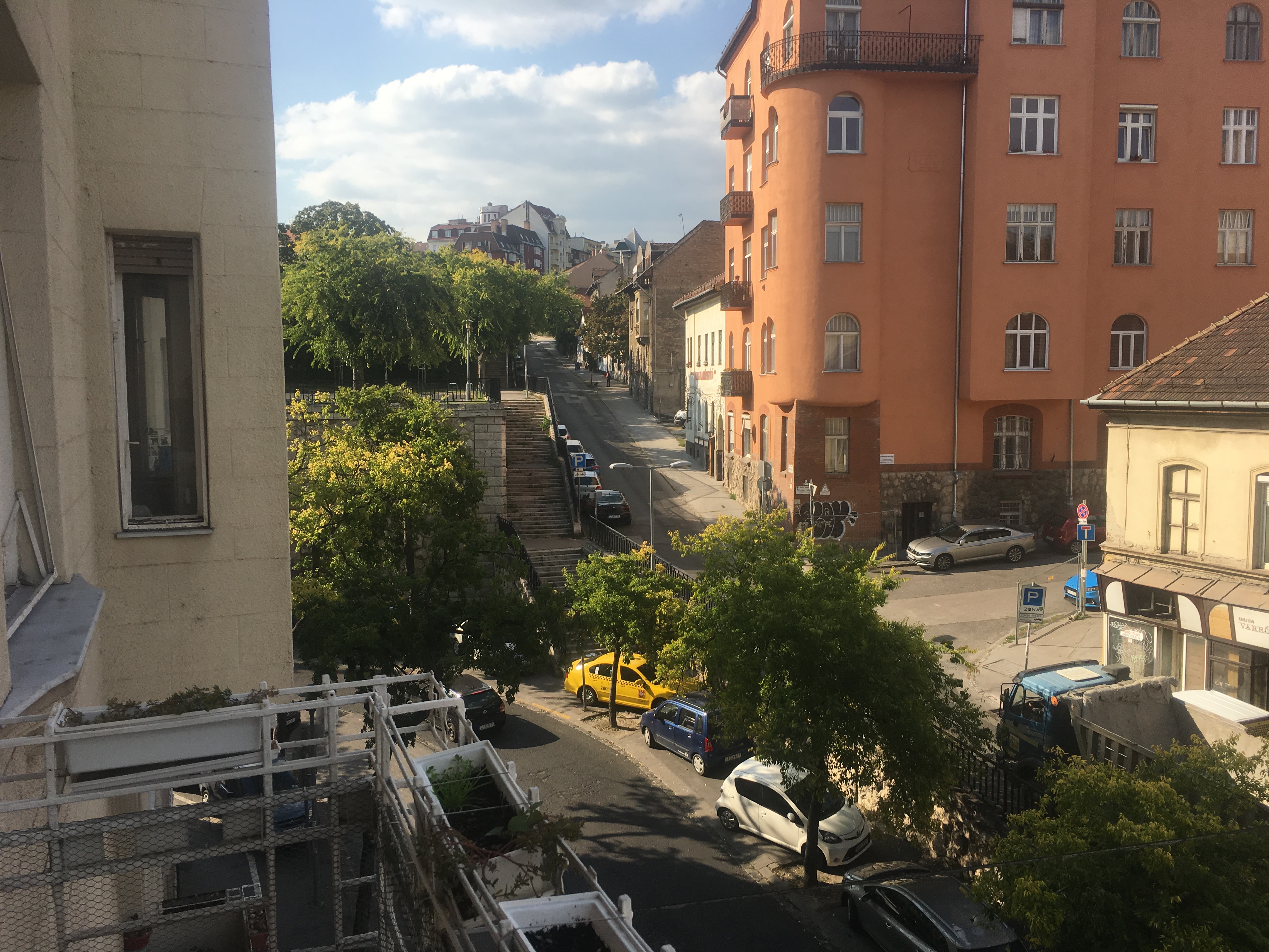 Thimg 20170930 124148437 Ios 1600x700 – Buy Budapest Apartments