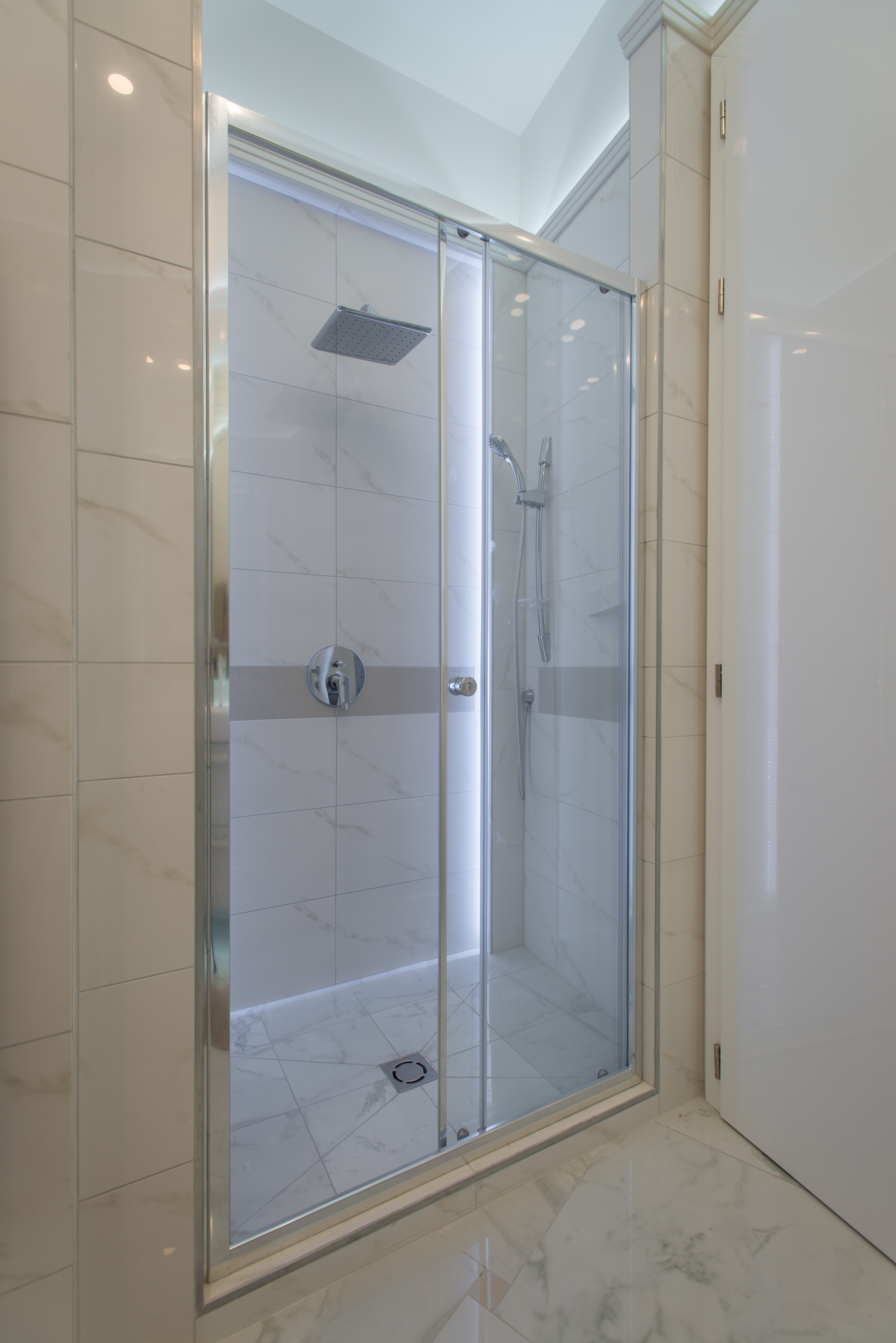Thimg Lvg 0148 1 1600x700 – Buy Budapest Apartments