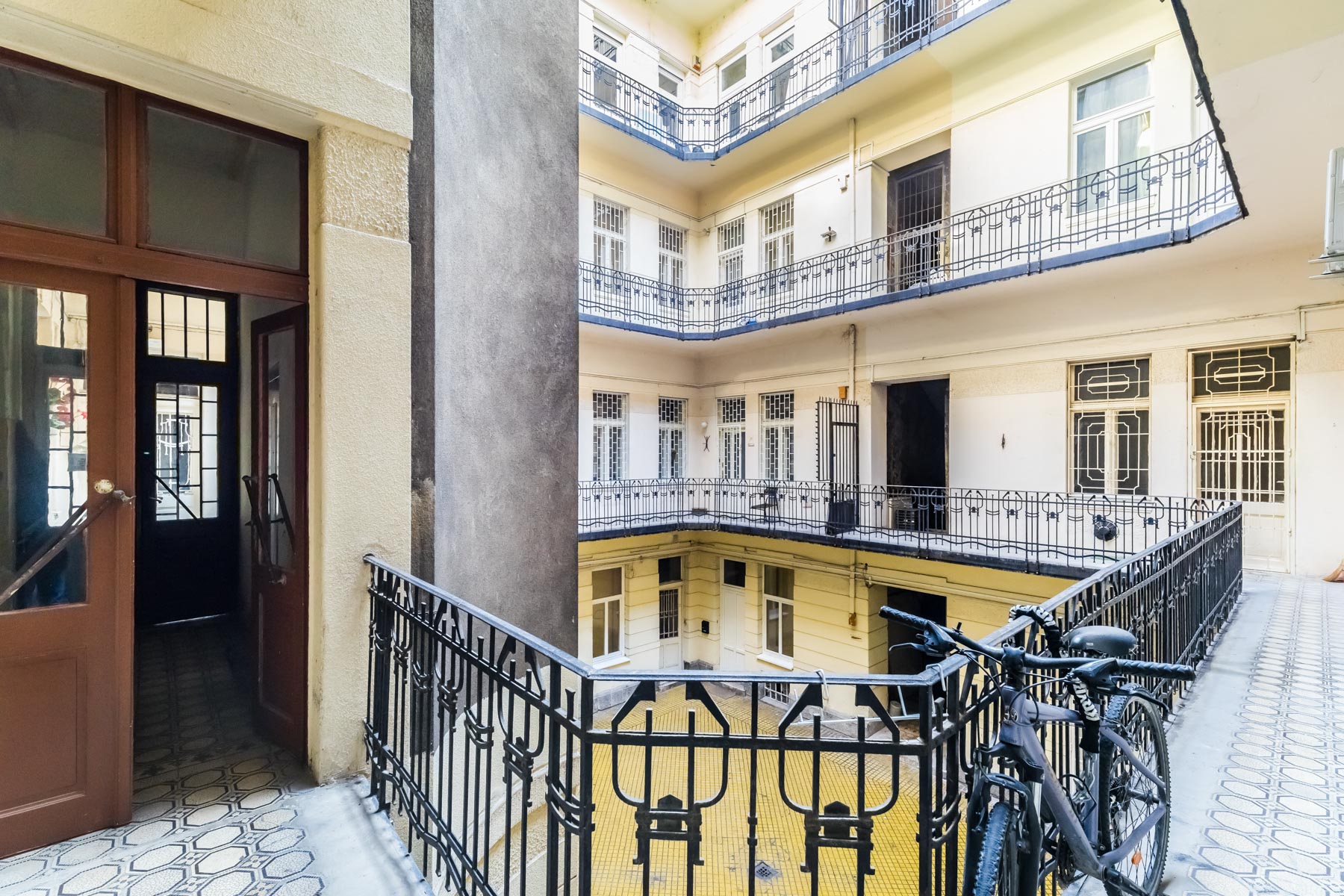 Thimg Dsc04059 1600x700 – Buy Budapest Apartments