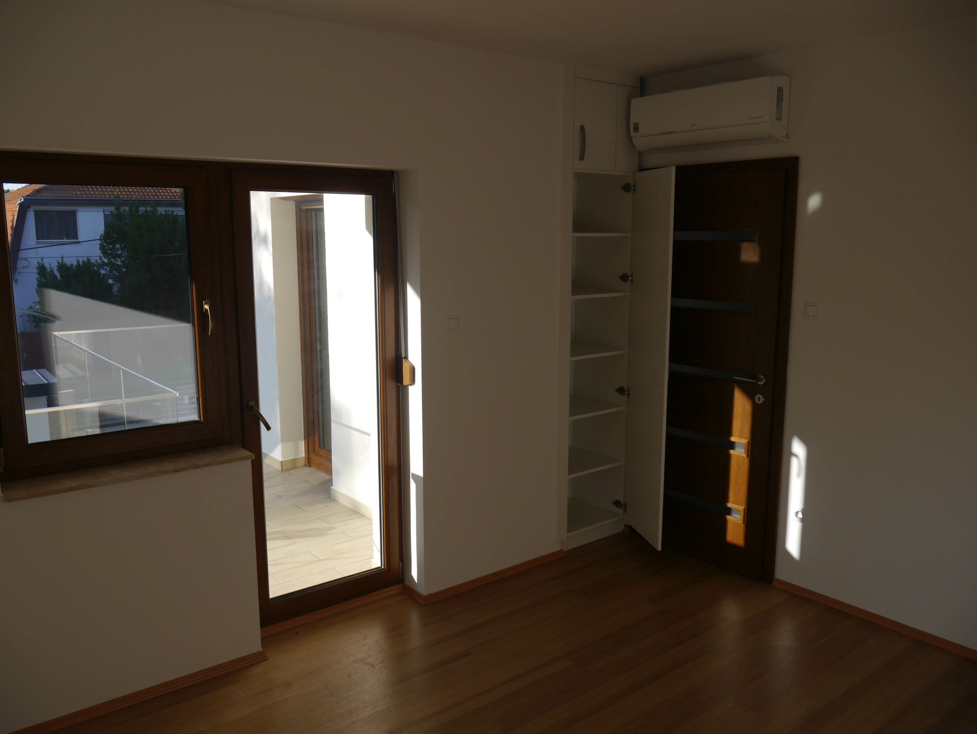 Thimg 2018 Csatlós Em.szoba1 1600x700 – Buy Budapest Apartments