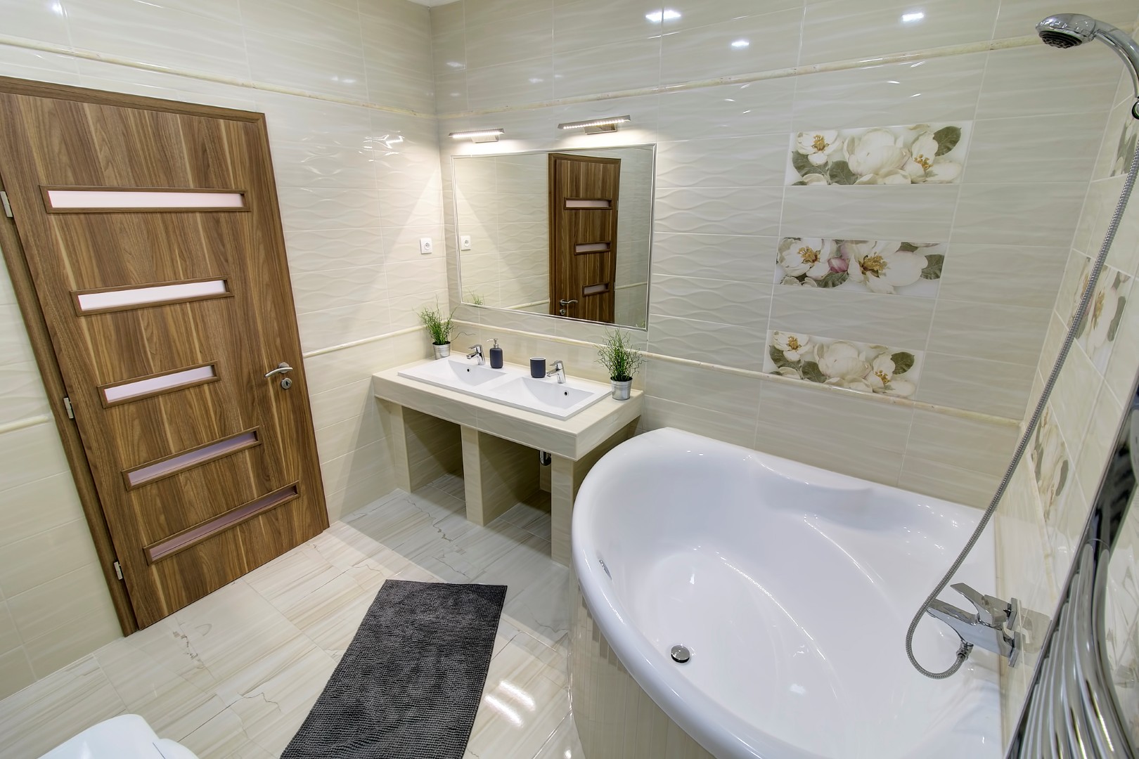 Vaci utca, Hungary, 2 Bedrooms Bedrooms, 1 Room Rooms,2 BathroomsBathrooms,Apartment,For sale,2,1309