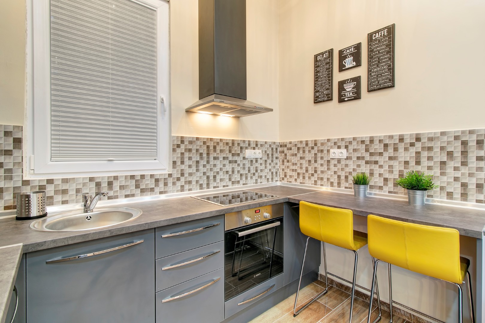 Vaci utca, Hungary, 2 Bedrooms Bedrooms, 1 Room Rooms,2 BathroomsBathrooms,Apartment,For sale,2,1309