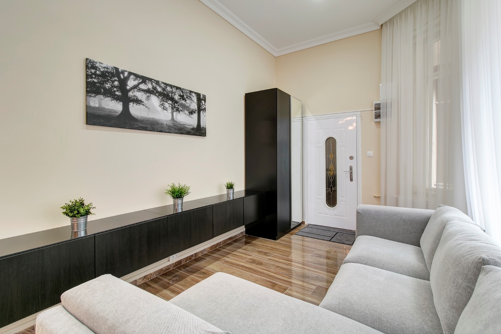 Vaci utca, Hungary, 2 Bedrooms Bedrooms, 1 Room Rooms,2 BathroomsBathrooms,Apartment,For sale,2,1309