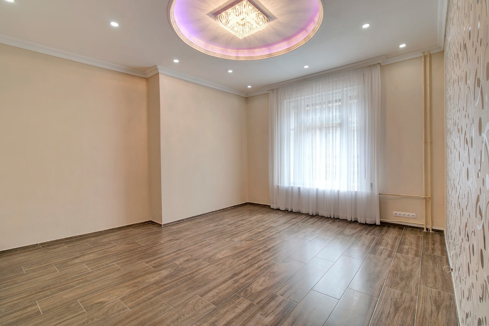 Vaci utca, Hungary, 2 Bedrooms Bedrooms, 1 Room Rooms,2 BathroomsBathrooms,Apartment,For sale,2,1309