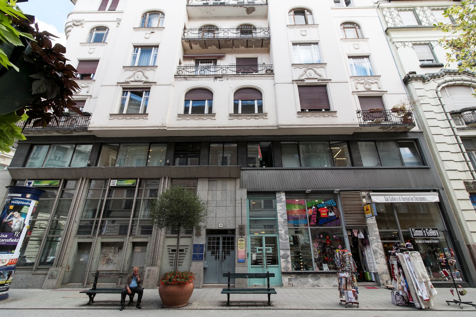Vaci utca, Hungary, 2 Bedrooms Bedrooms, 1 Room Rooms,2 BathroomsBathrooms,Apartment,For sale,2,1309