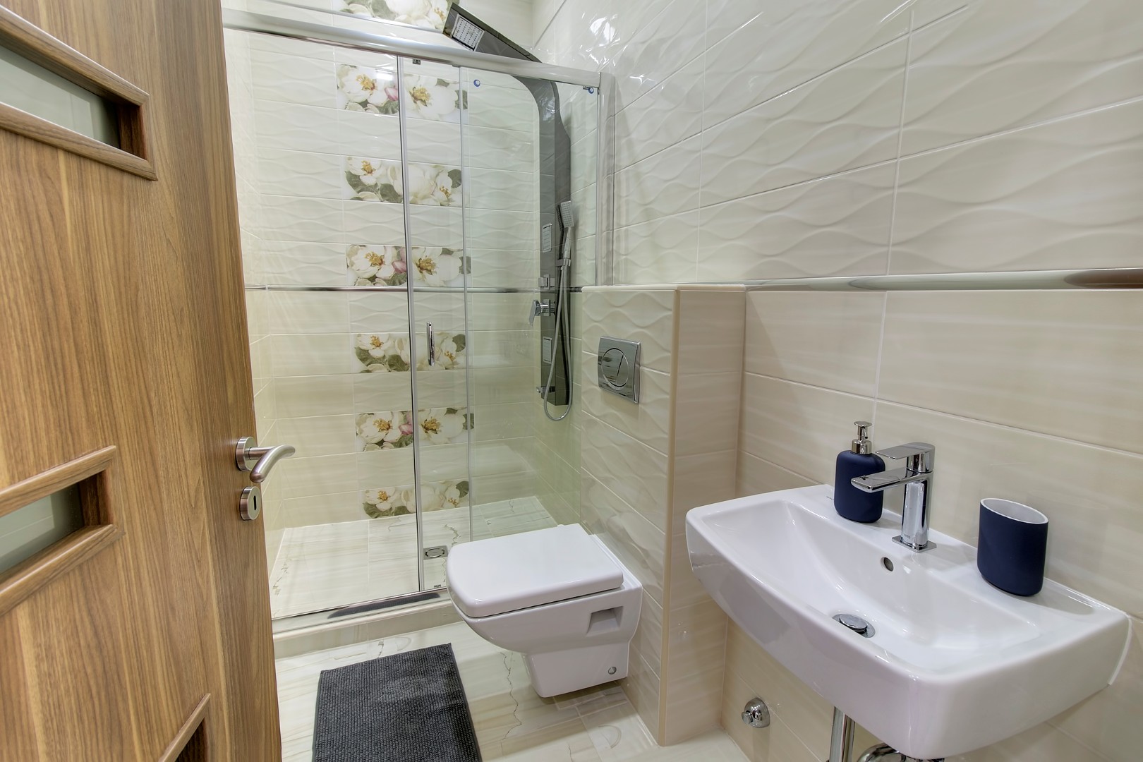 Vaci utca, Hungary, 2 Bedrooms Bedrooms, 1 Room Rooms,2 BathroomsBathrooms,Apartment,For sale,2,1309