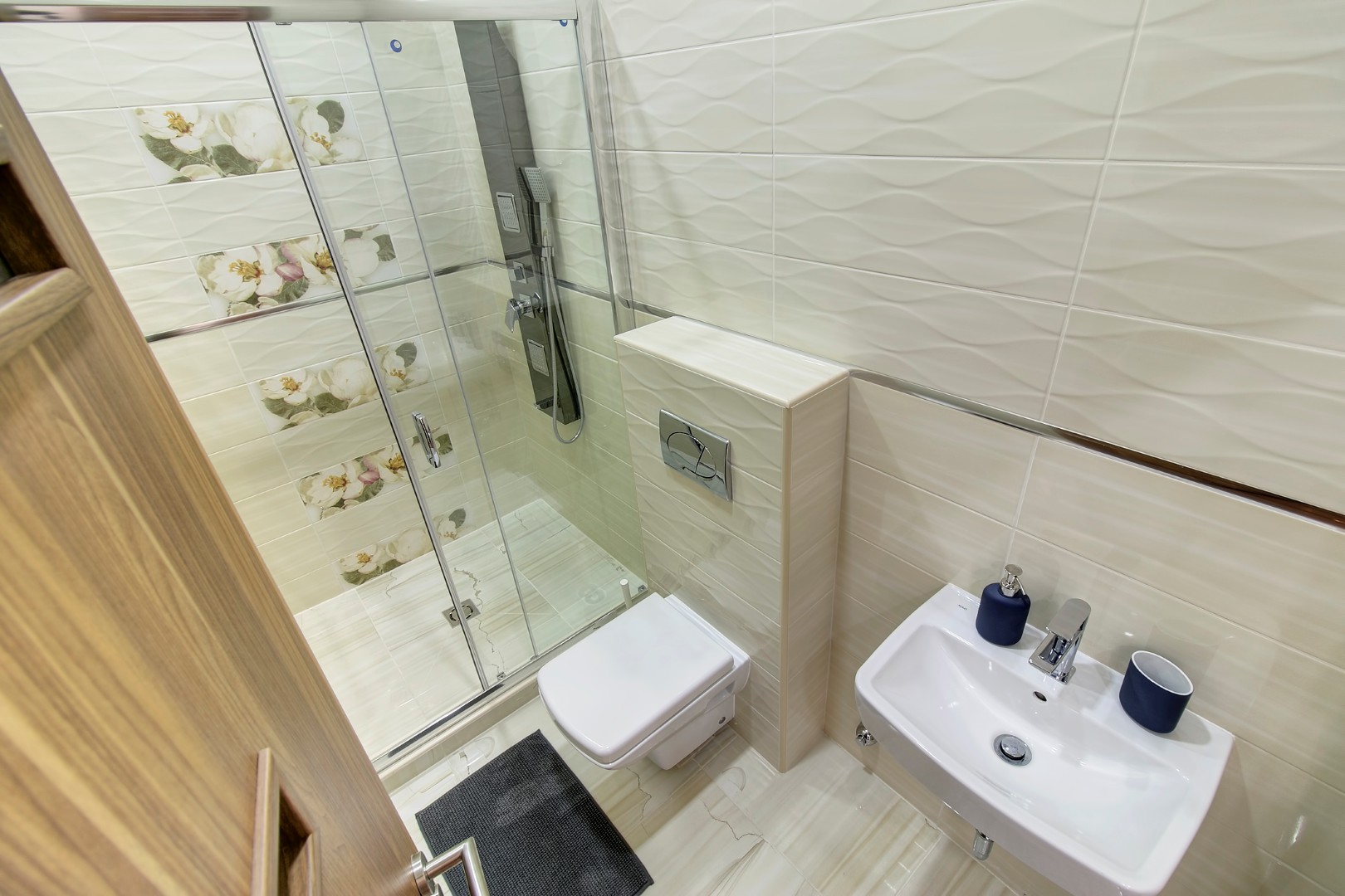 Vaci utca, Hungary, 2 Bedrooms Bedrooms, 1 Room Rooms,2 BathroomsBathrooms,Apartment,For sale,2,1309