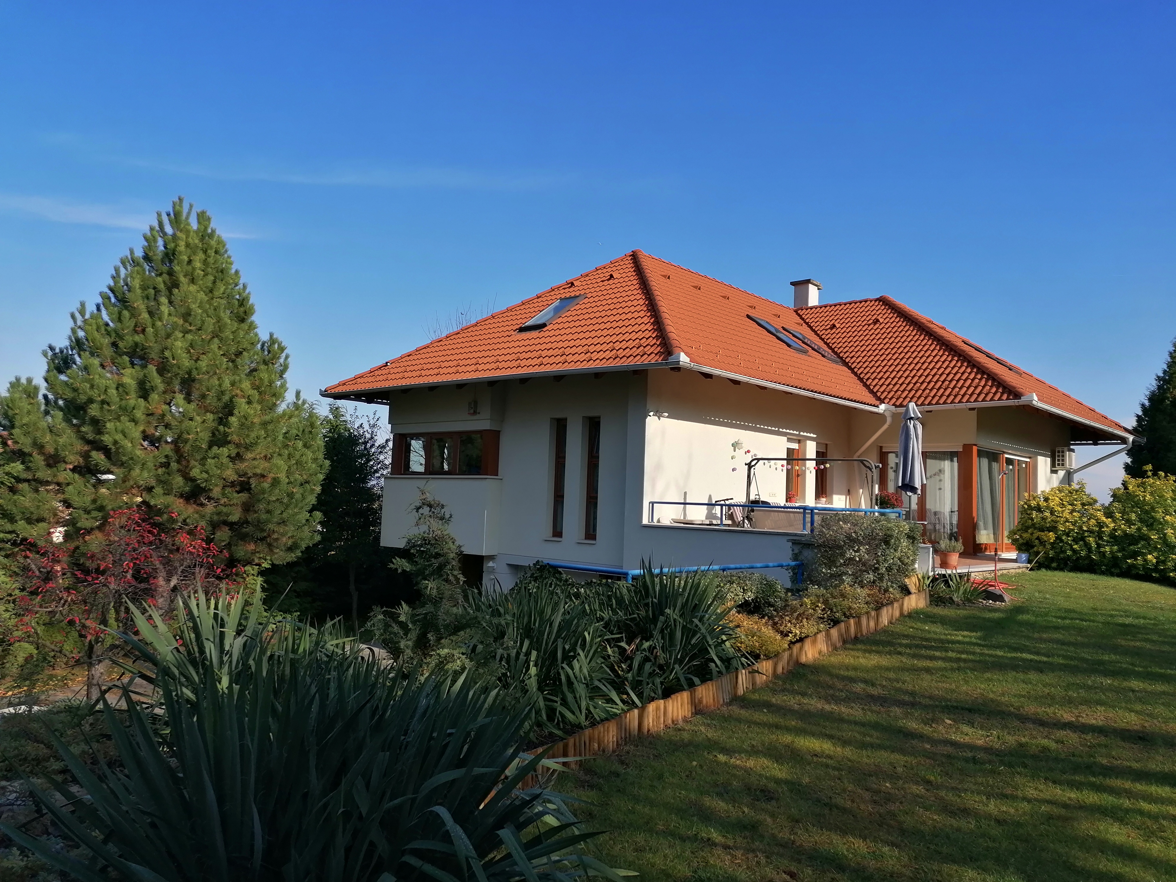 Hungary, 7 Bedrooms Bedrooms, 7 Rooms Rooms,3 BathroomsBathrooms,Apartment,For sale,1314
