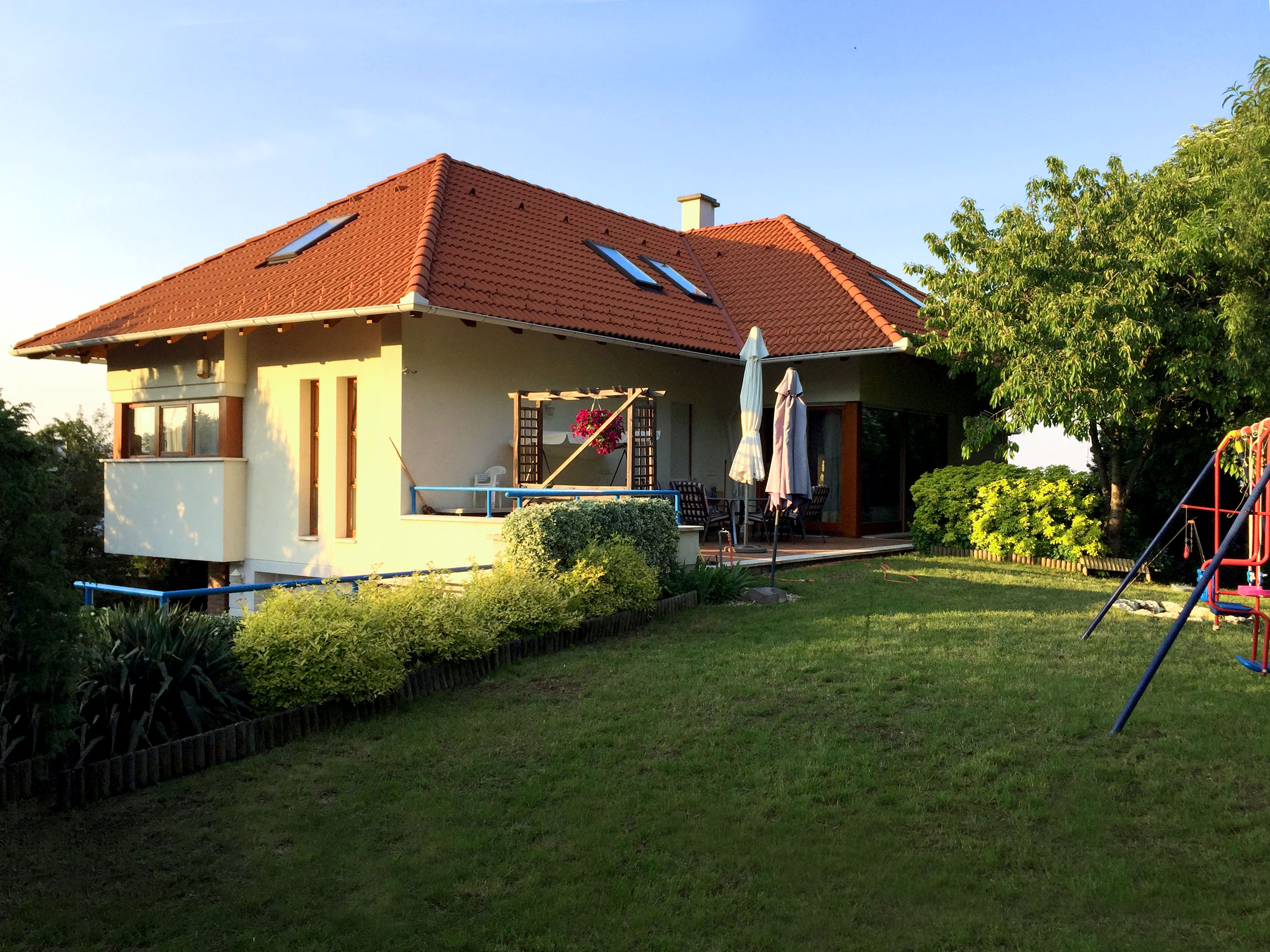 Hungary, 7 Bedrooms Bedrooms, 7 Rooms Rooms,3 BathroomsBathrooms,Apartment,For sale,1314
