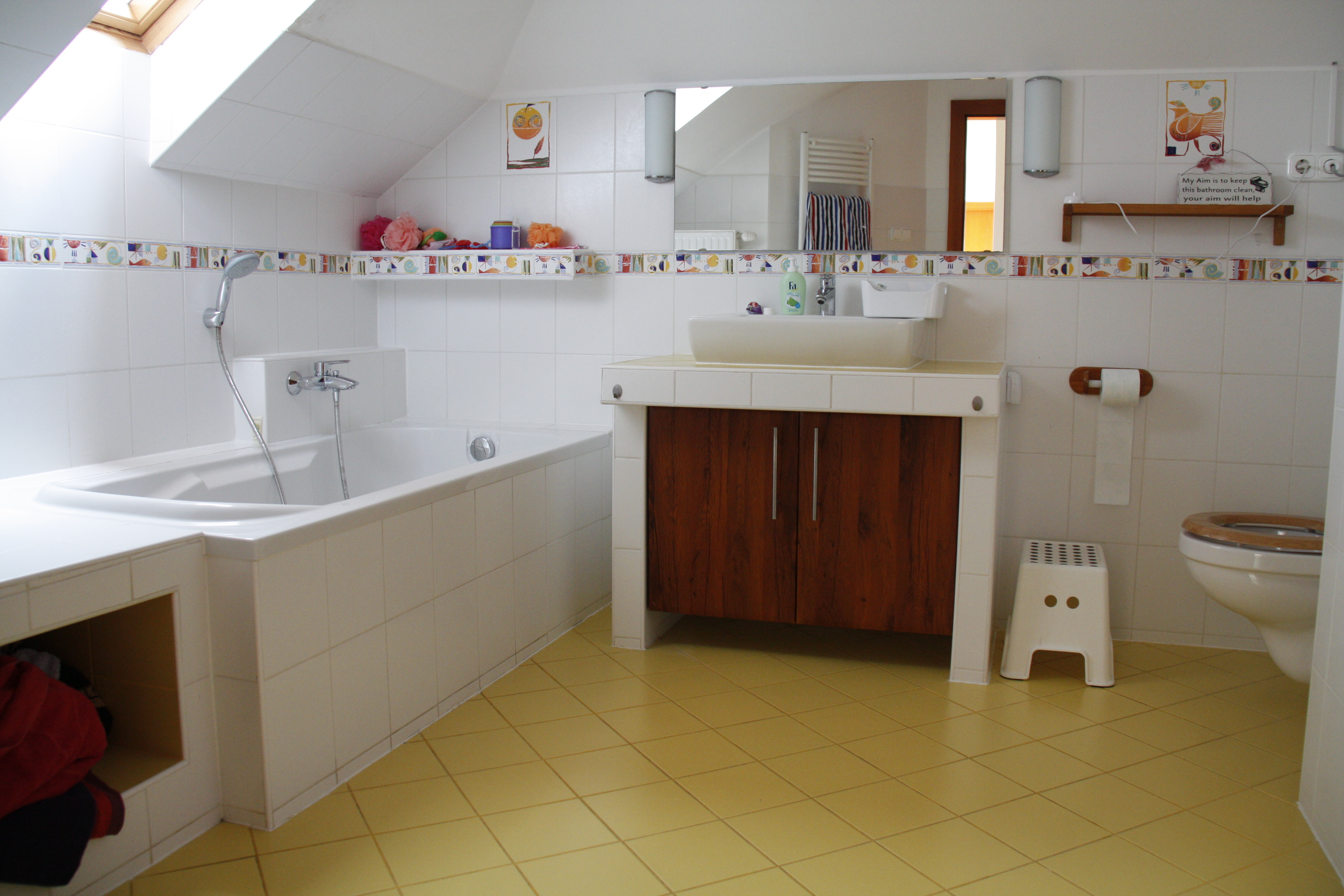 Hungary, 7 Bedrooms Bedrooms, 7 Rooms Rooms,3 BathroomsBathrooms,Apartment,For sale,1314