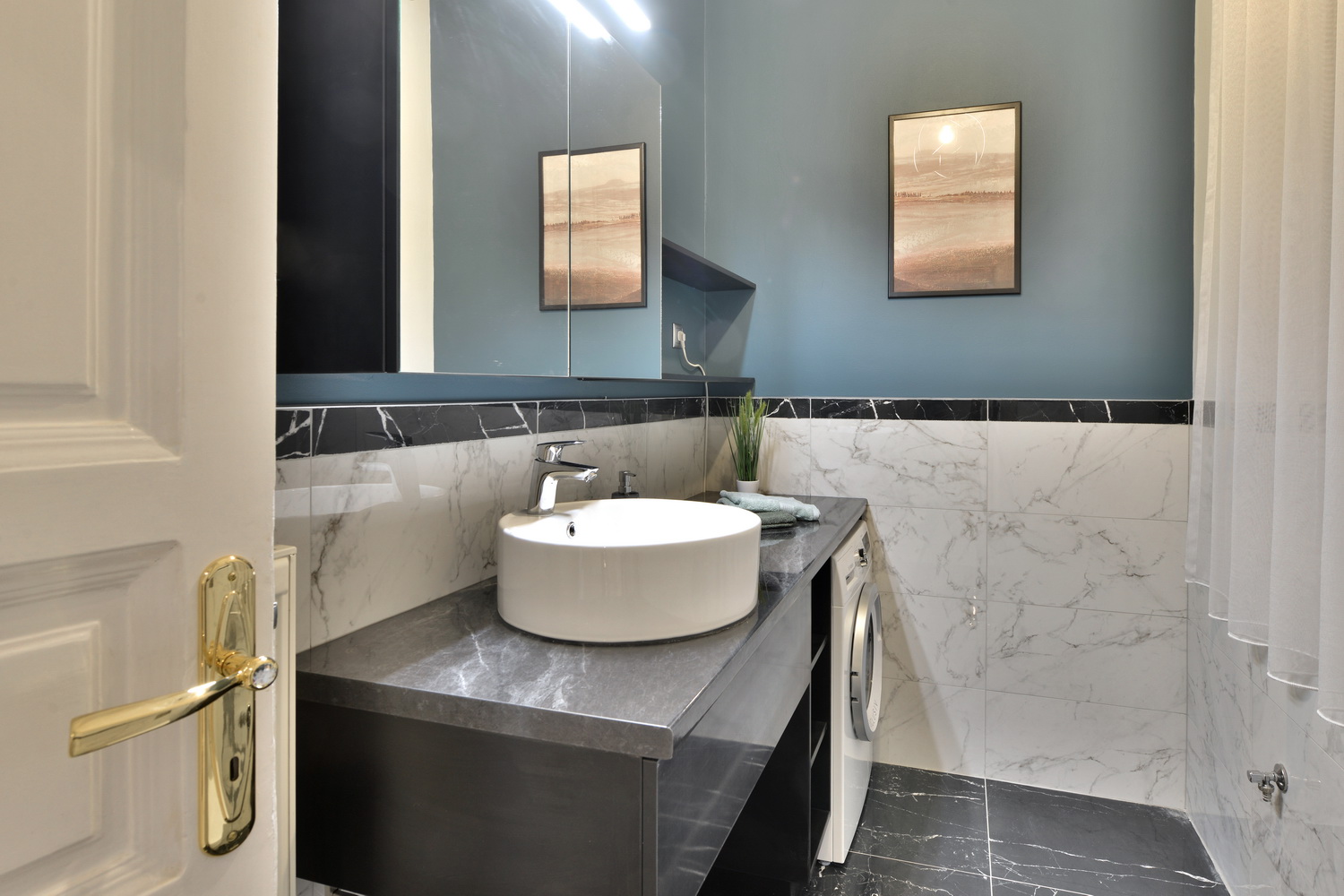 Hungary, 1 Bedroom Bedrooms, 2 Rooms Rooms,3 BathroomsBathrooms,Apartment,For sale,4,1317