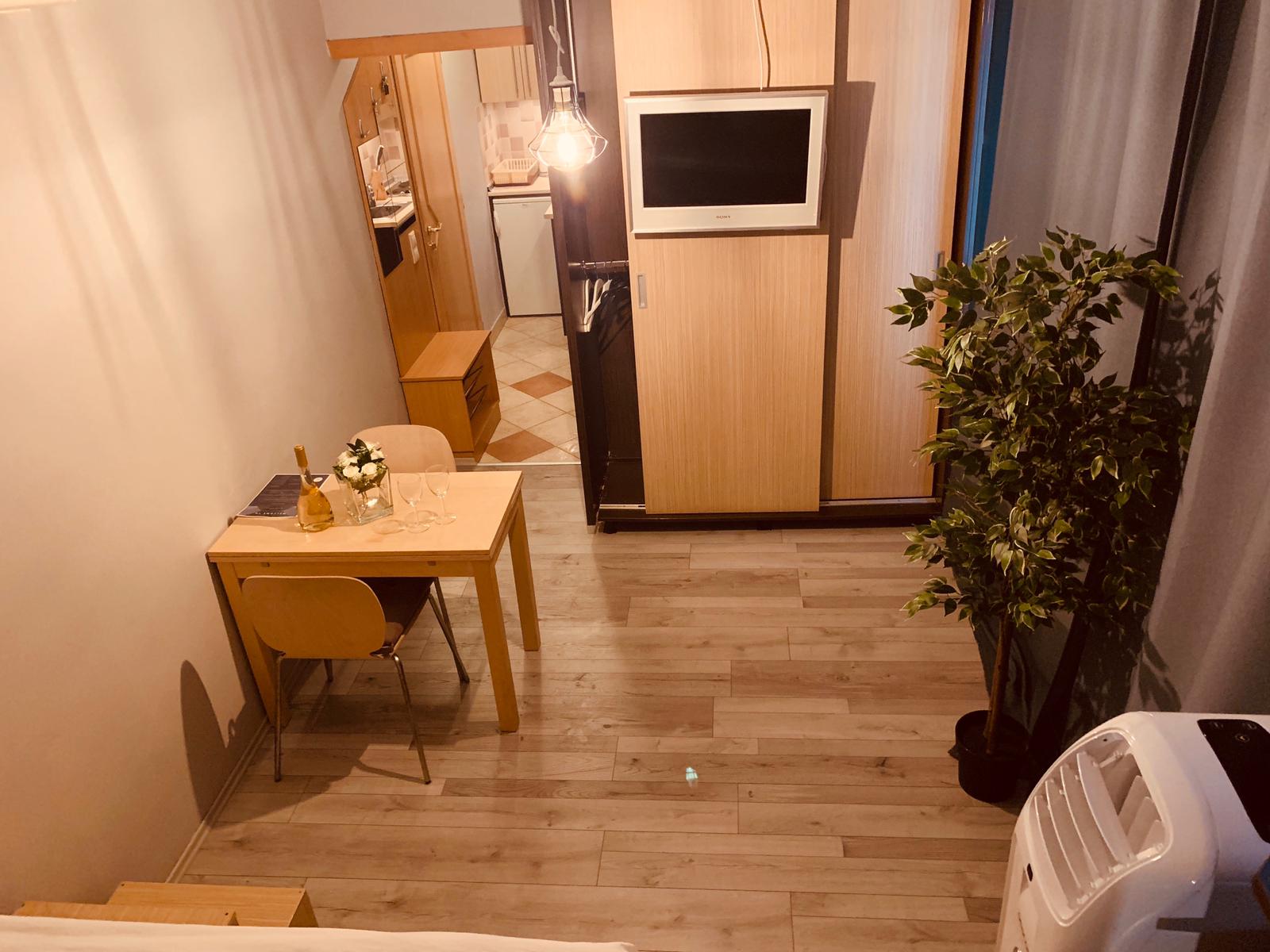 Hungary, 4 Bedrooms Bedrooms, 4 Rooms Rooms,4 BathroomsBathrooms,Apartment,For sale,1333