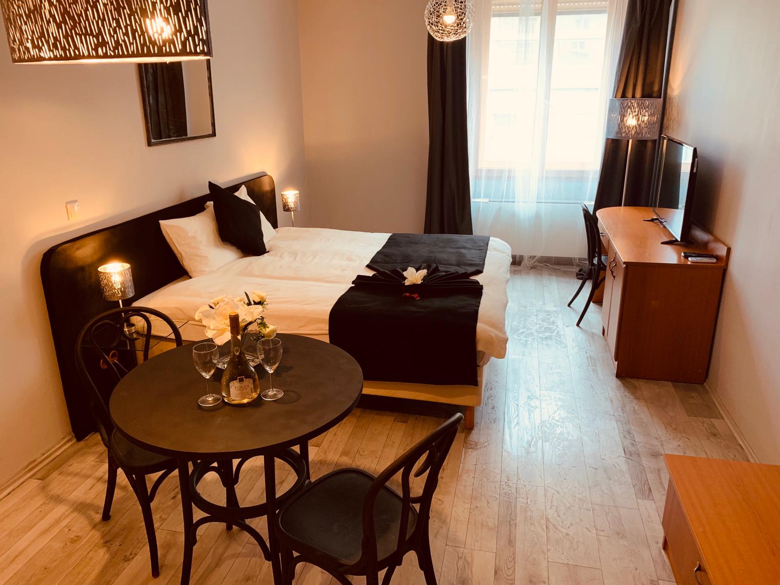 Hungary, 4 Bedrooms Bedrooms, 4 Rooms Rooms,4 BathroomsBathrooms,Apartment,For sale,1333