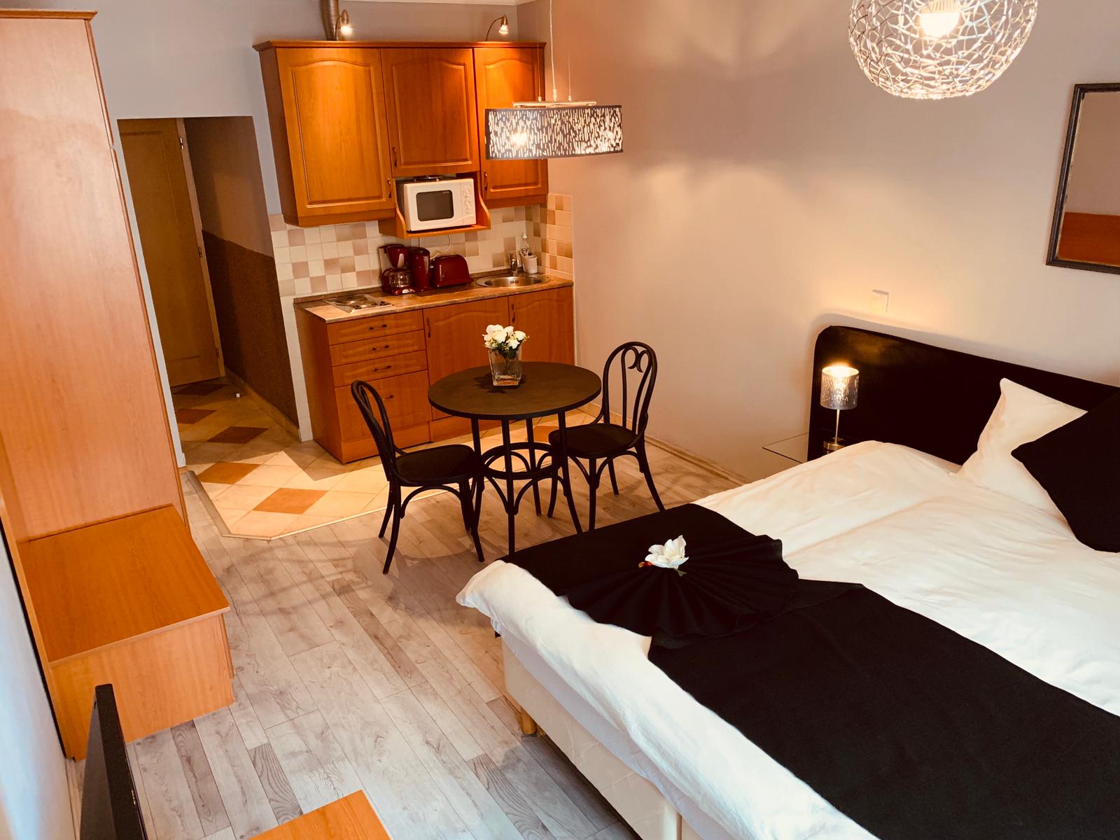 Hungary, 4 Bedrooms Bedrooms, 4 Rooms Rooms,4 BathroomsBathrooms,Apartment,For sale,1333