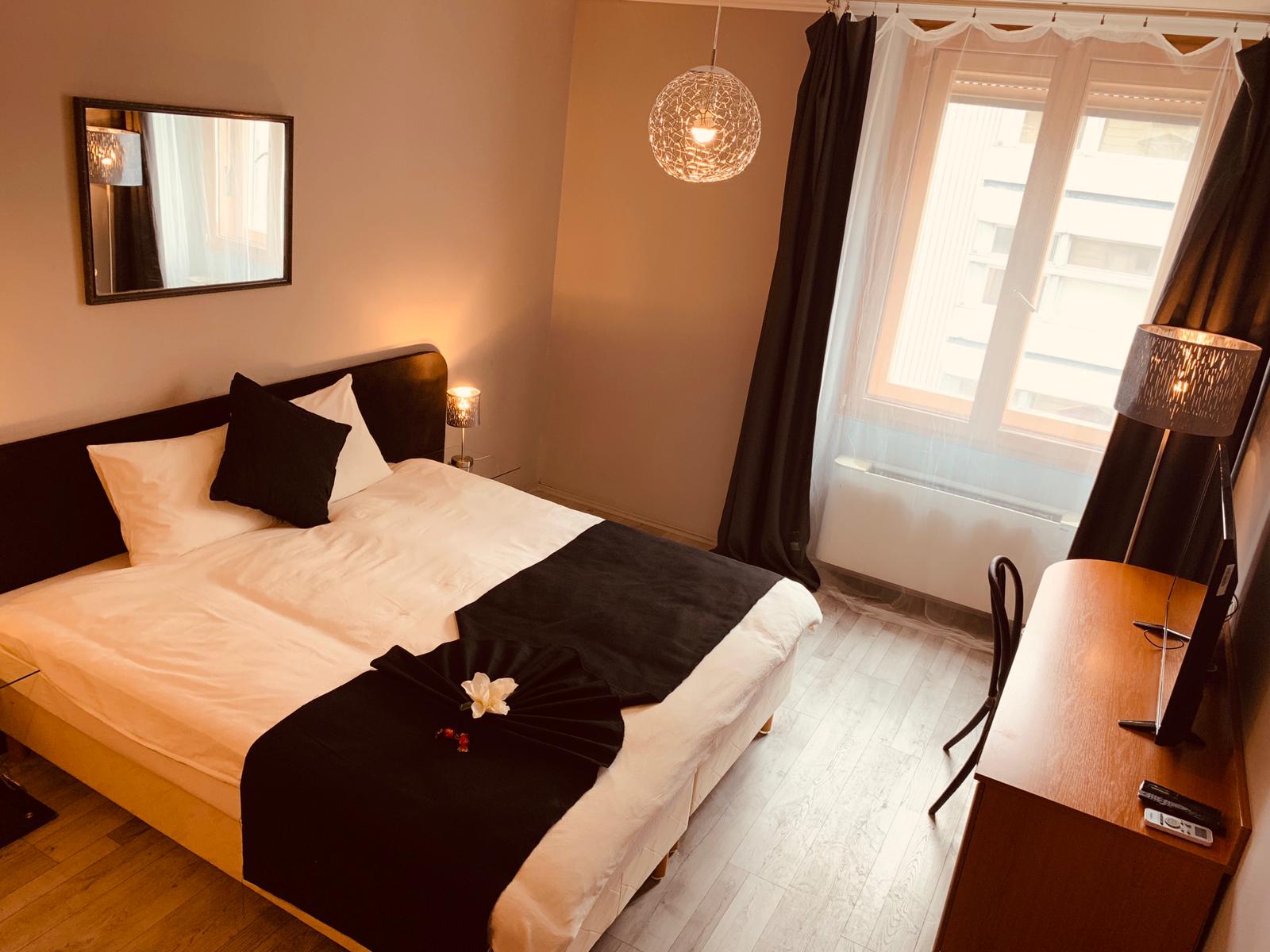 Hungary, 4 Bedrooms Bedrooms, 4 Rooms Rooms,4 BathroomsBathrooms,Apartment,For sale,1333