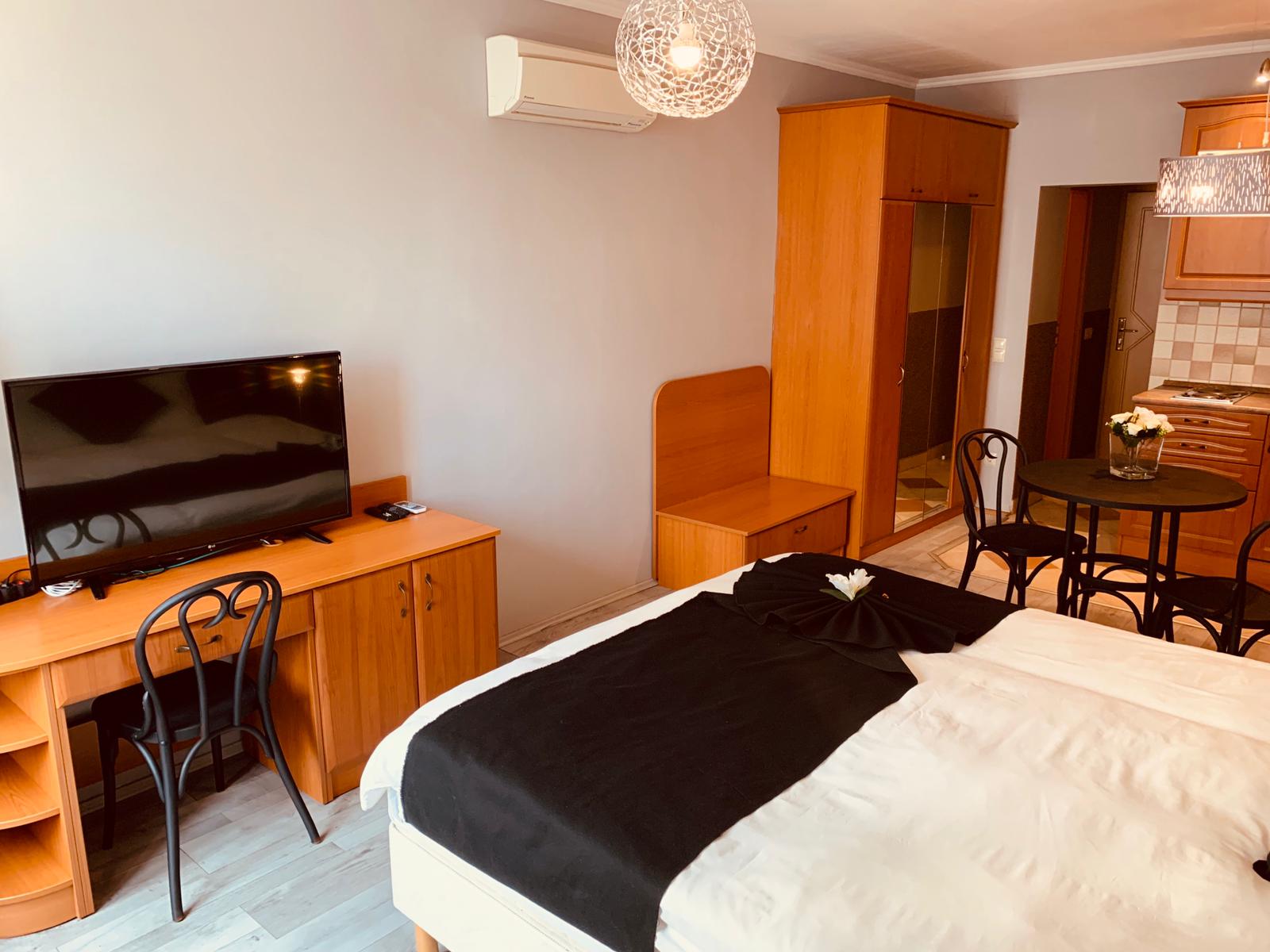 Hungary, 4 Bedrooms Bedrooms, 4 Rooms Rooms,4 BathroomsBathrooms,Apartment,For sale,1333