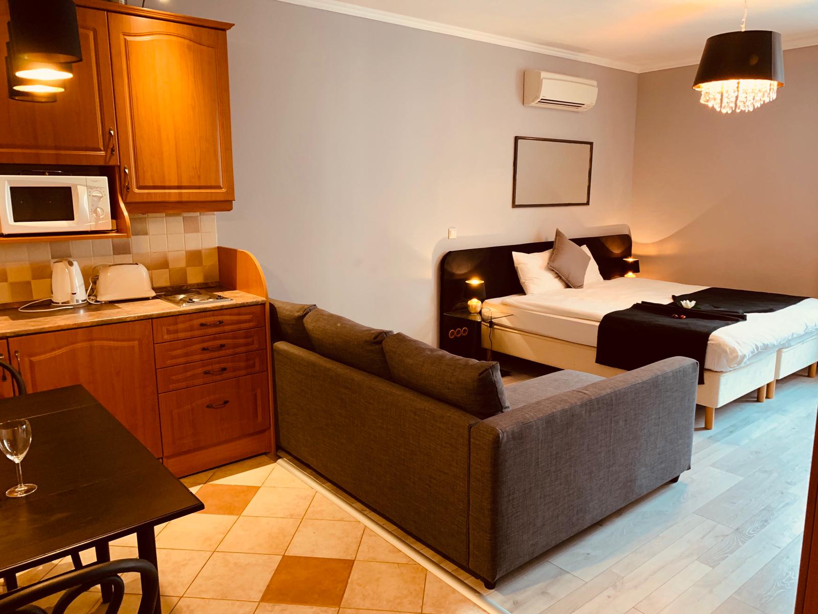 Hungary, 4 Bedrooms Bedrooms, 4 Rooms Rooms,4 BathroomsBathrooms,Apartment,For sale,1333