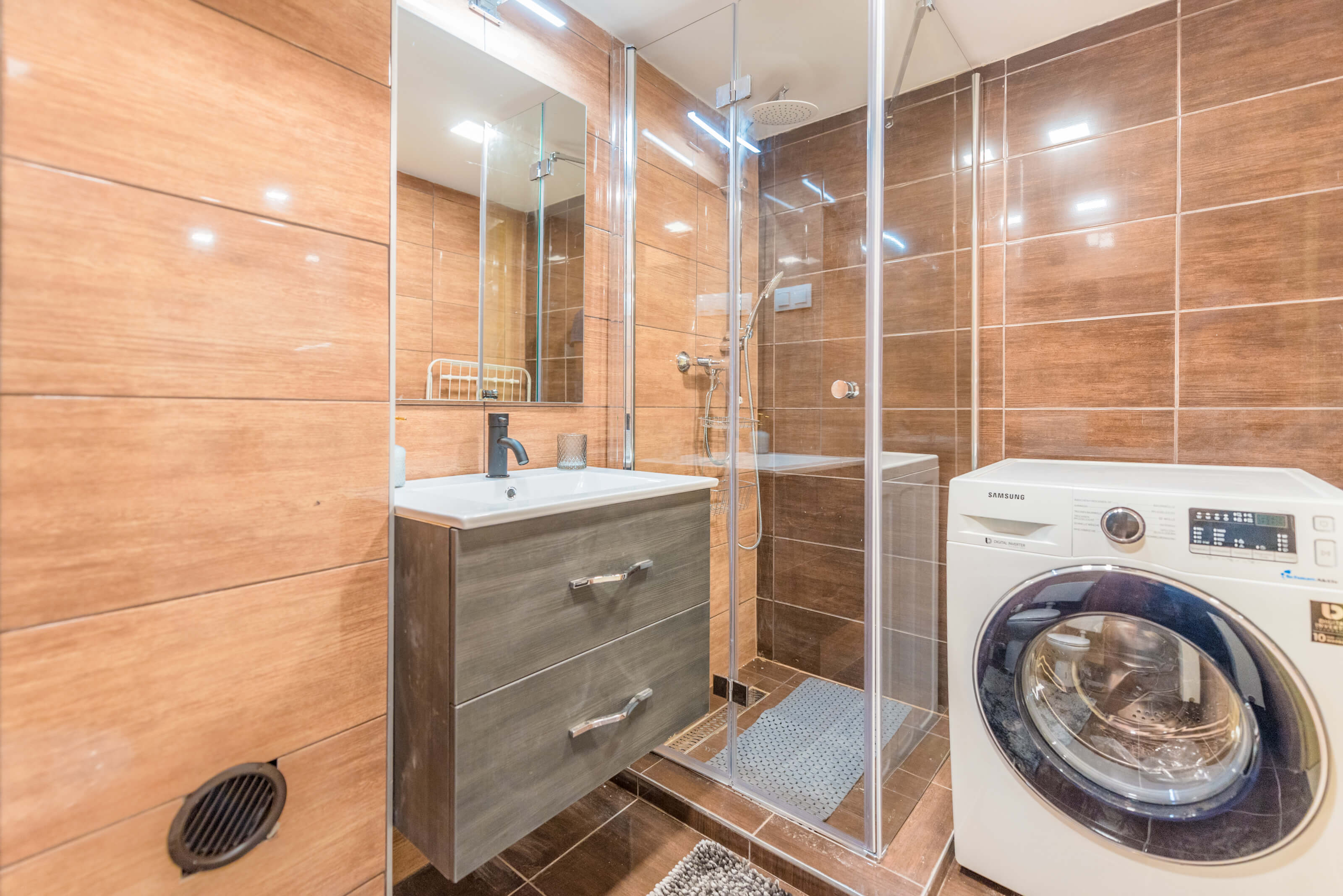 Jewish Quarter Prime Location Budapest District 7, Budapest, Budapest, Hungary, 4 Bedrooms Bedrooms, 4 Rooms Rooms,1 BathroomBathrooms,Apartment,For sale,New York Palace Café Digital Apartment ,1336
