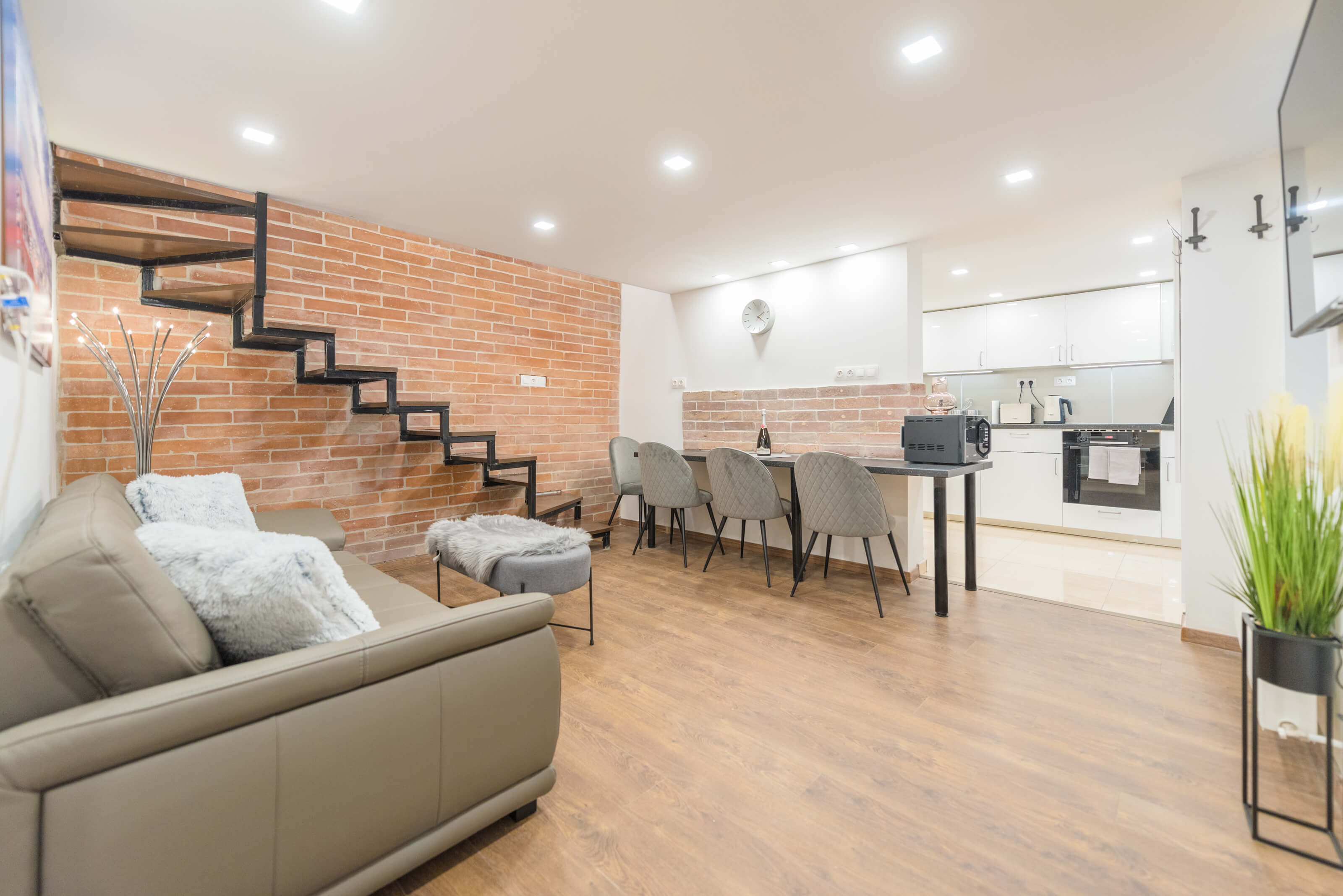 Jewish Quarter Prime Location Budapest District 7, Budapest, Budapest, Hungary, 4 Bedrooms Bedrooms, 4 Rooms Rooms,1 BathroomBathrooms,Apartment,For sale,New York Palace Café Digital Apartment ,1336