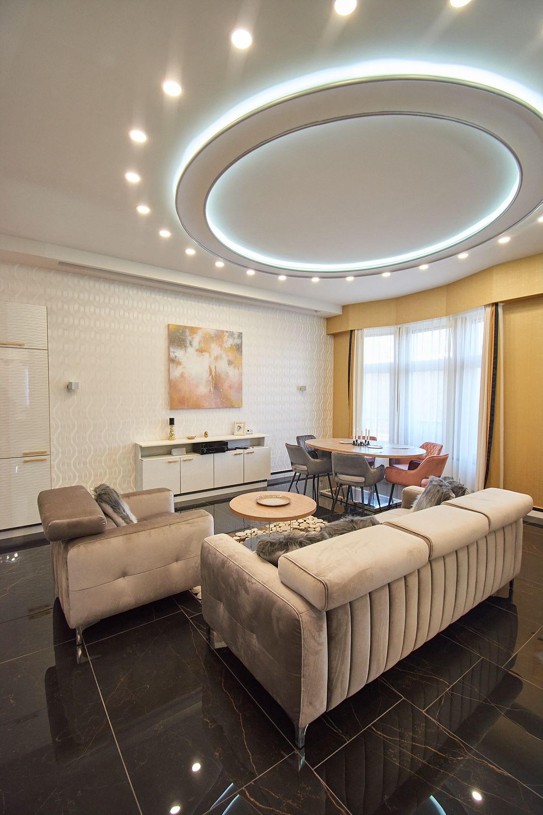 Hungary, 3 Bedrooms Bedrooms, 1 Room Rooms,Apartment,For sale,1345