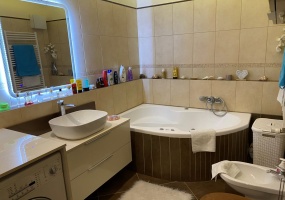 Hungary, 2 Bedrooms Bedrooms, ,2 BathroomsBathrooms,Apartment,For sale,1351