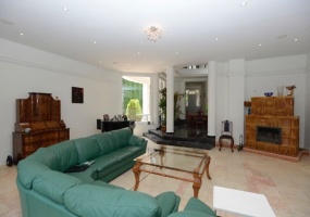 Hungary, 5 Bedrooms Bedrooms, ,Villa,For sale,1362