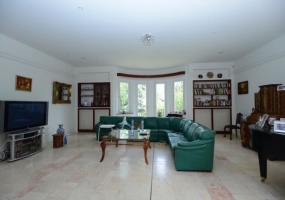 Hungary, 5 Bedrooms Bedrooms, ,Villa,For sale,1362