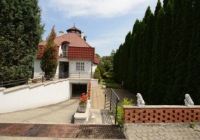 Hungary, 5 Bedrooms Bedrooms, ,Villa,For sale,1362