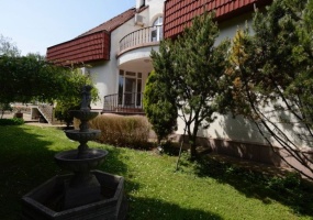 Hungary, 5 Bedrooms Bedrooms, ,Villa,For sale,1362