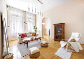 Hungary, 3 Bedrooms Bedrooms, ,Apartment,For sale,1376
