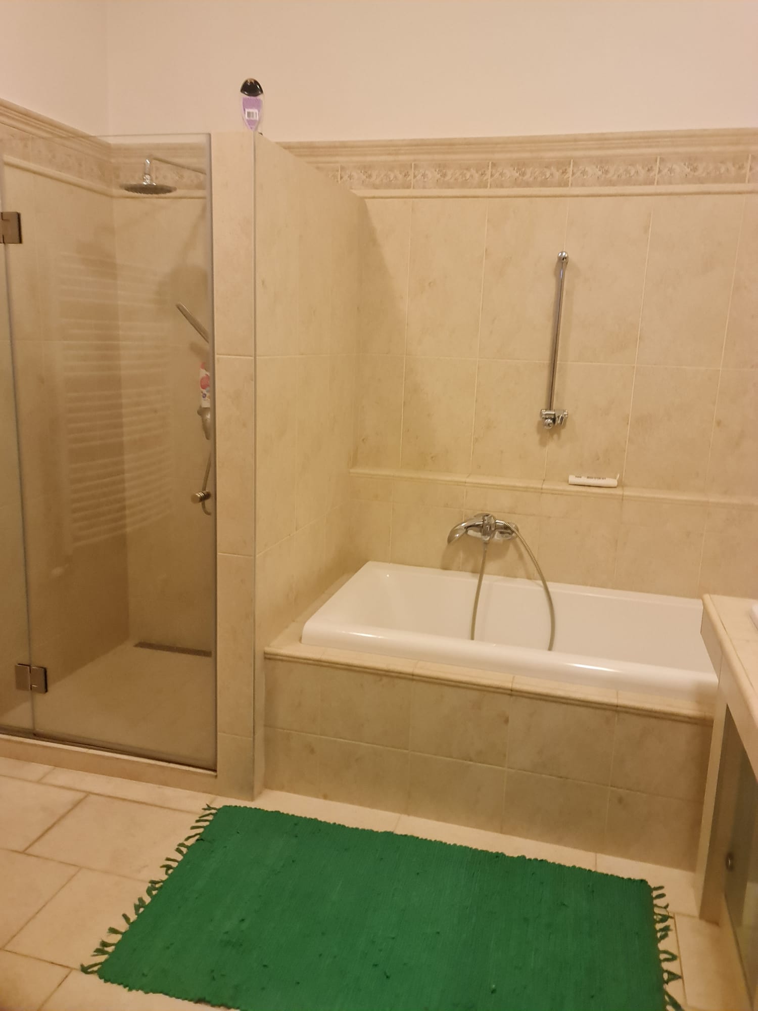 Hungary, 3 Bedrooms Bedrooms, ,2 BathroomsBathrooms,Apartment,For sale,1387