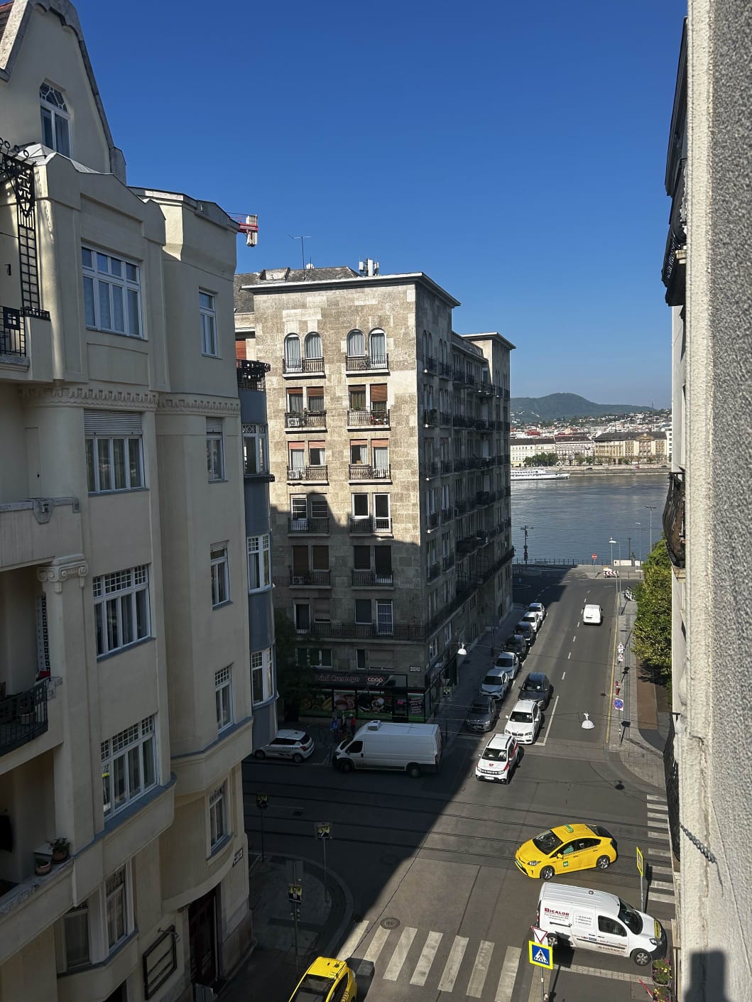 Hungary, 2 Bedrooms Bedrooms, ,2 BathroomsBathrooms,Apartment,For sale,1392