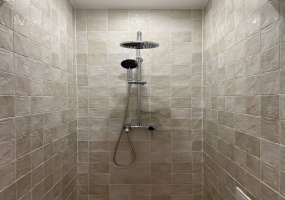 Hungary, 2 Bedrooms Bedrooms, ,2 BathroomsBathrooms,Apartment,For sale,1399