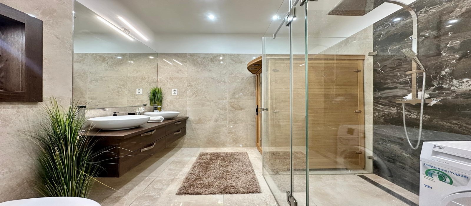 Hungary, 2 Bedrooms Bedrooms, ,2 BathroomsBathrooms,Apartment,For sale,1400