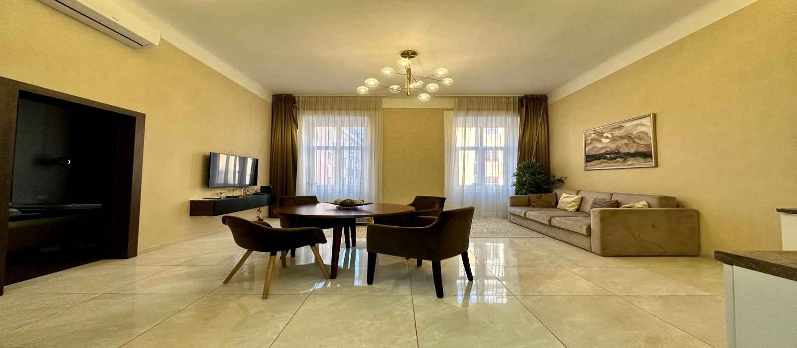 Hungary, 2 Bedrooms Bedrooms, ,2 BathroomsBathrooms,Apartment,For sale,1400
